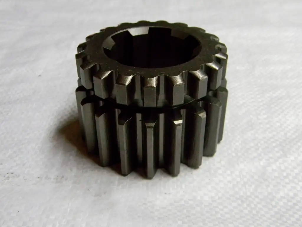 25.37.155 Шестерня головного валу 6 шліців (z-19)