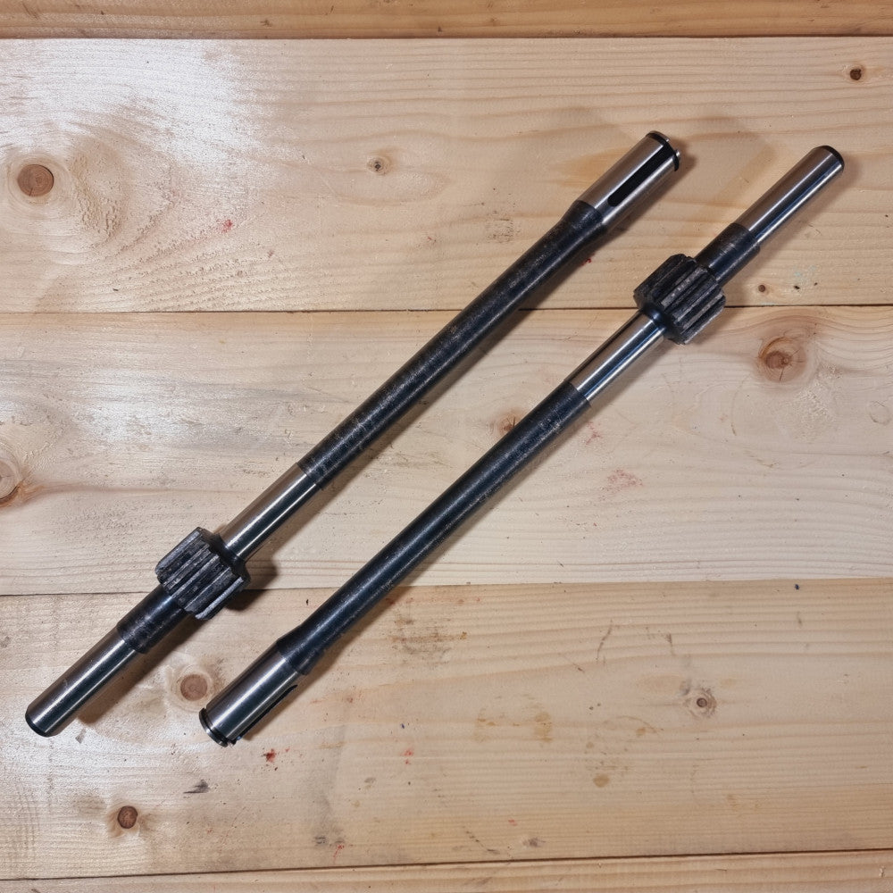 Вал Т-25 зчеплення головного (25.21.102)