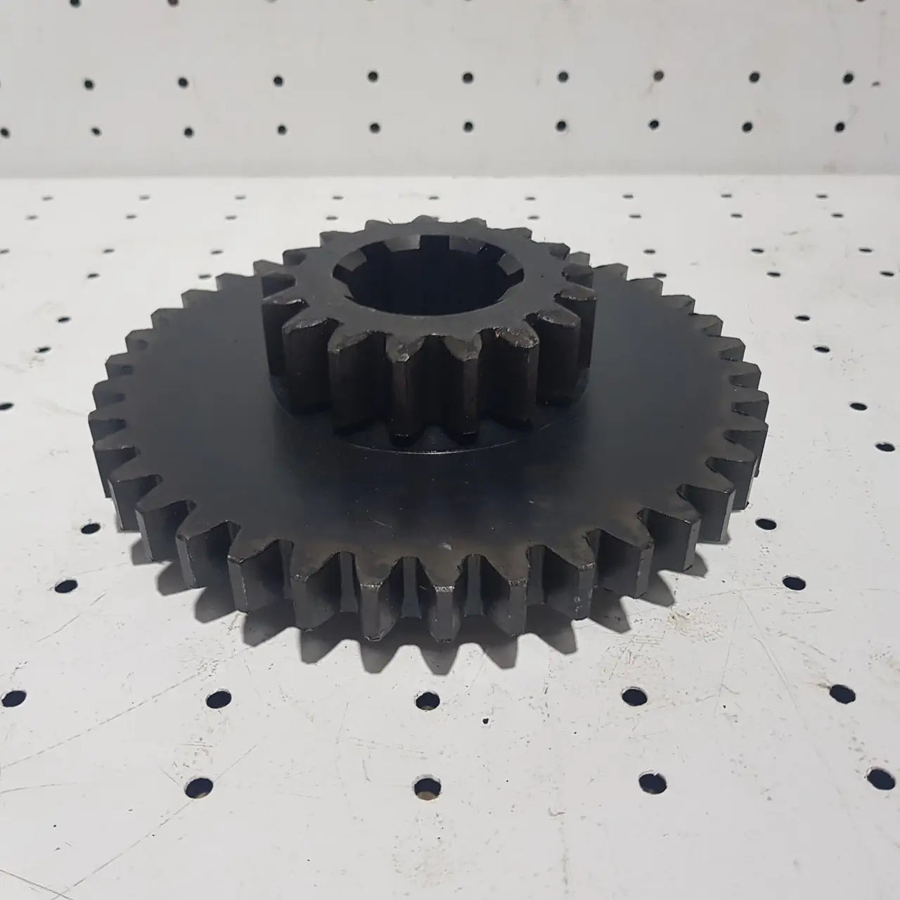 Шестерня швидкісна 3-5 передачі ЮМЗ 45-1701116 Z = 38/17