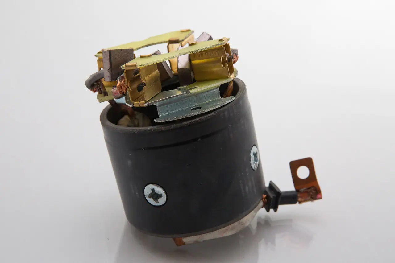 Статор с щетками 12В 3,2 КВТ МТЗ,ЮМЗ,Т-40,Т-25