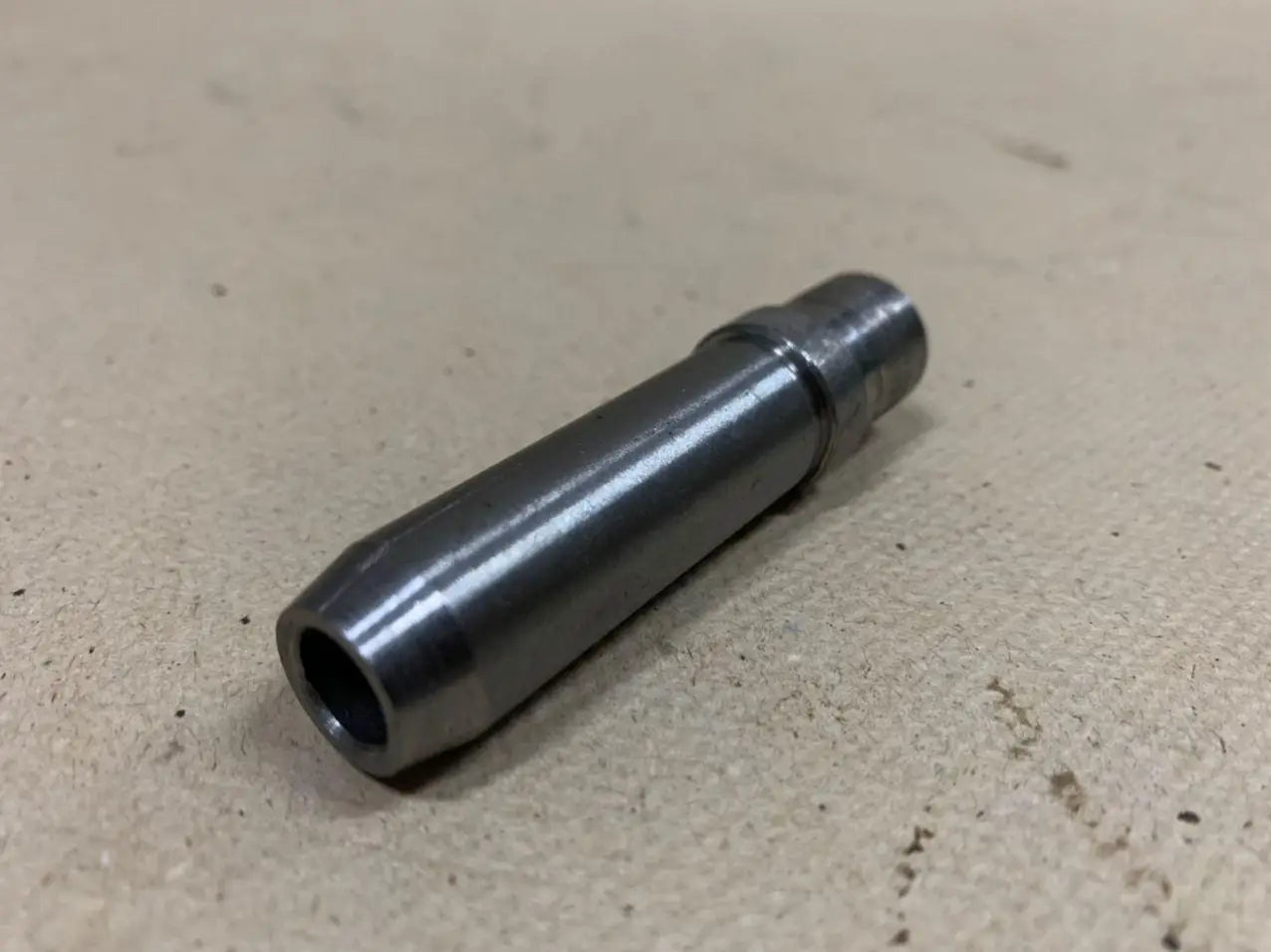 Втулки направляющі клапана Т-40,Т-25,Т-16 (Д-144, Д-21) (Д37М-1007033-А2)