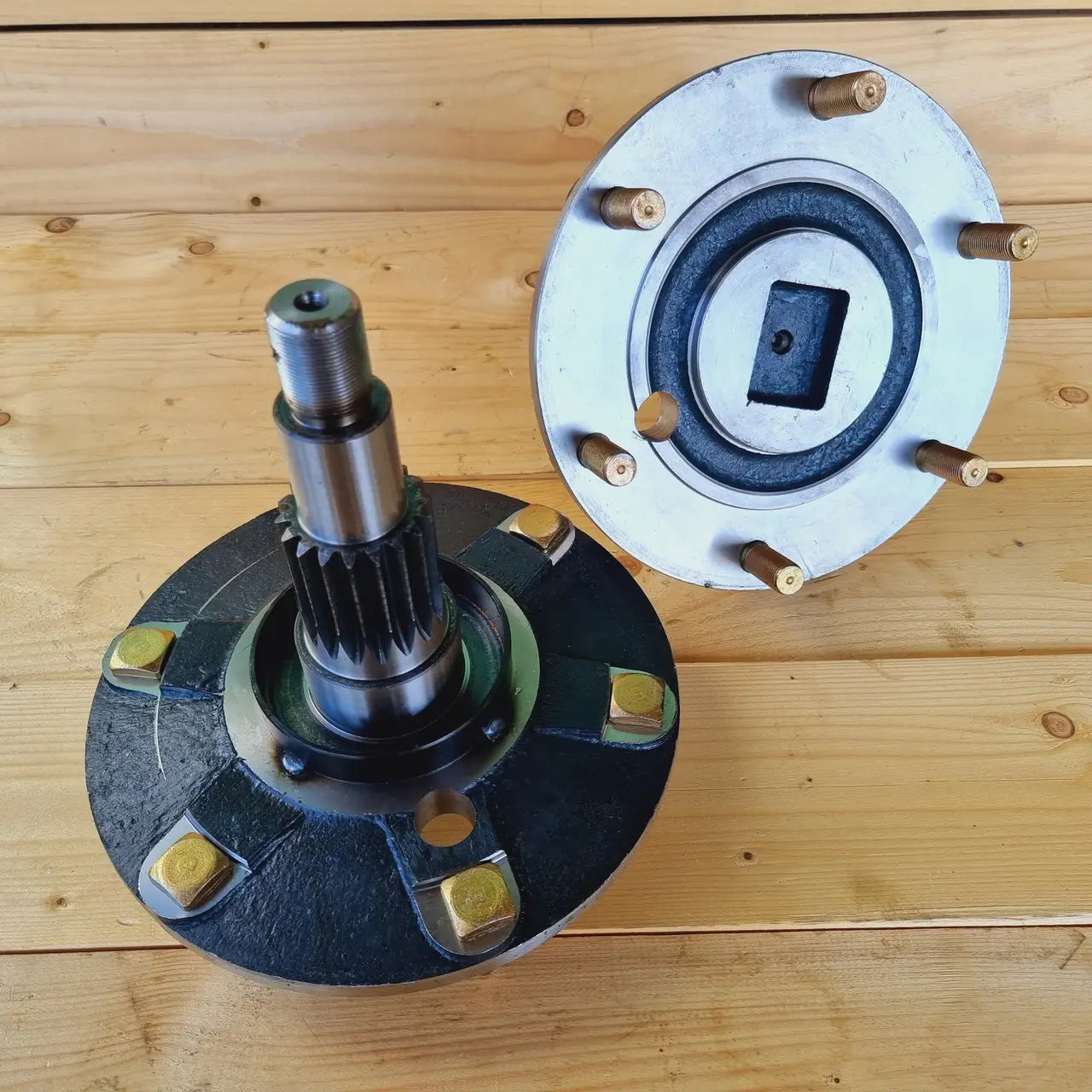 Ступиця т-25 (фланець) заднього колеса (А25.39.026)