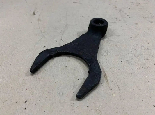 Вилка перемикання 1,2,4 передачі і заднього ходу ЮМЗ 36-1702024