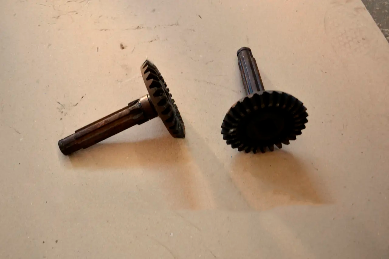 Вал-шестерня реверсу 25.37.213 (Т-25, Д-21) валик головної передачі z=29