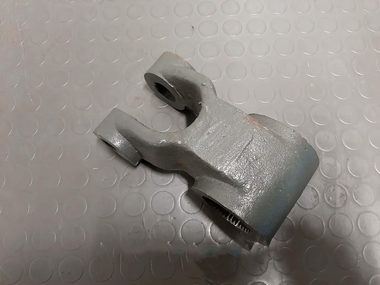 Важіль навіски Т-25 центральний 14.56.179-1