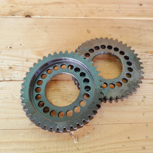 Шестерня Т-40 приводу паливного насоса н/о Д144-1111172