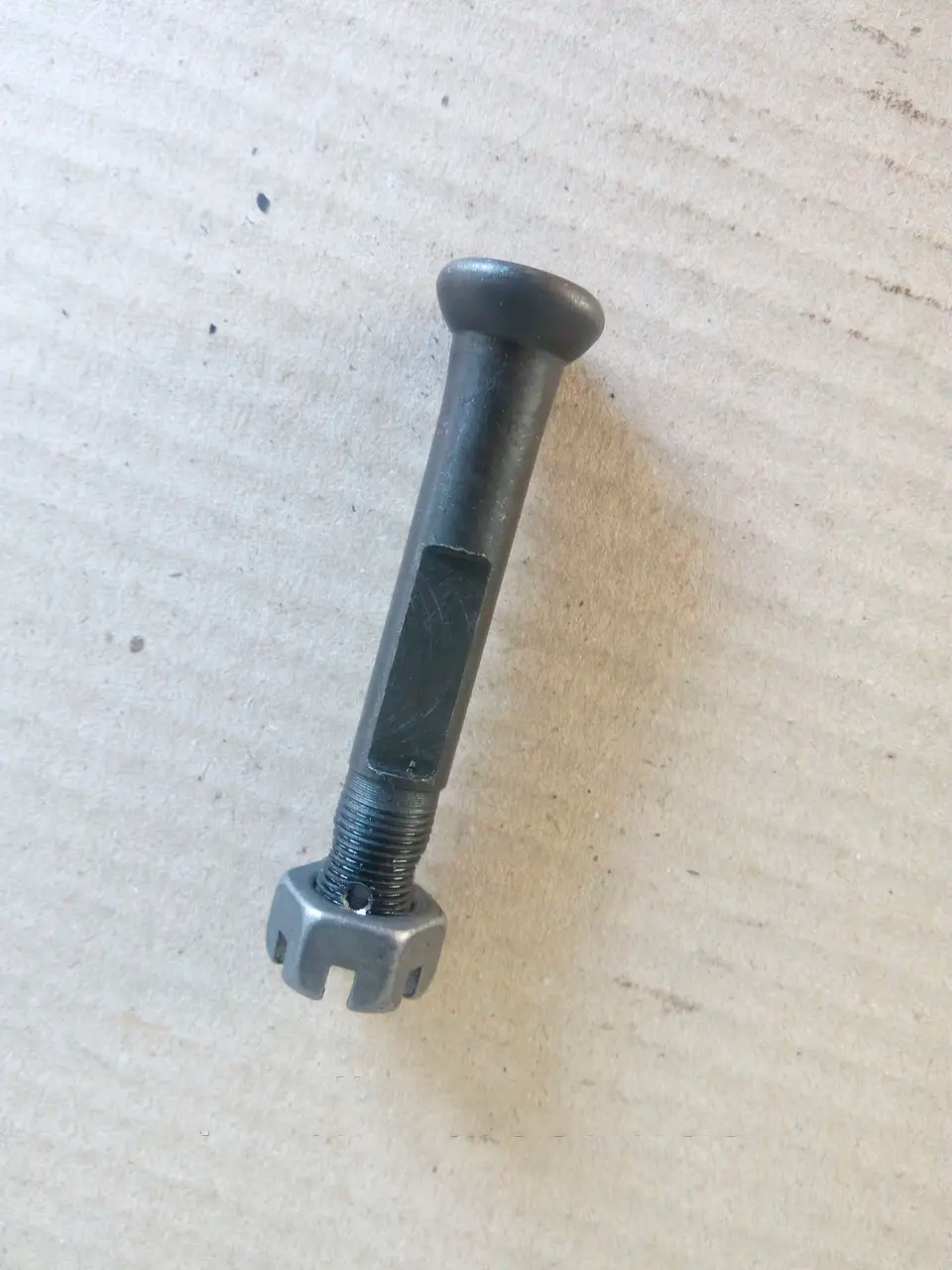 Болт важеля віджимного ЮМЗ з гайкою 45-1604077