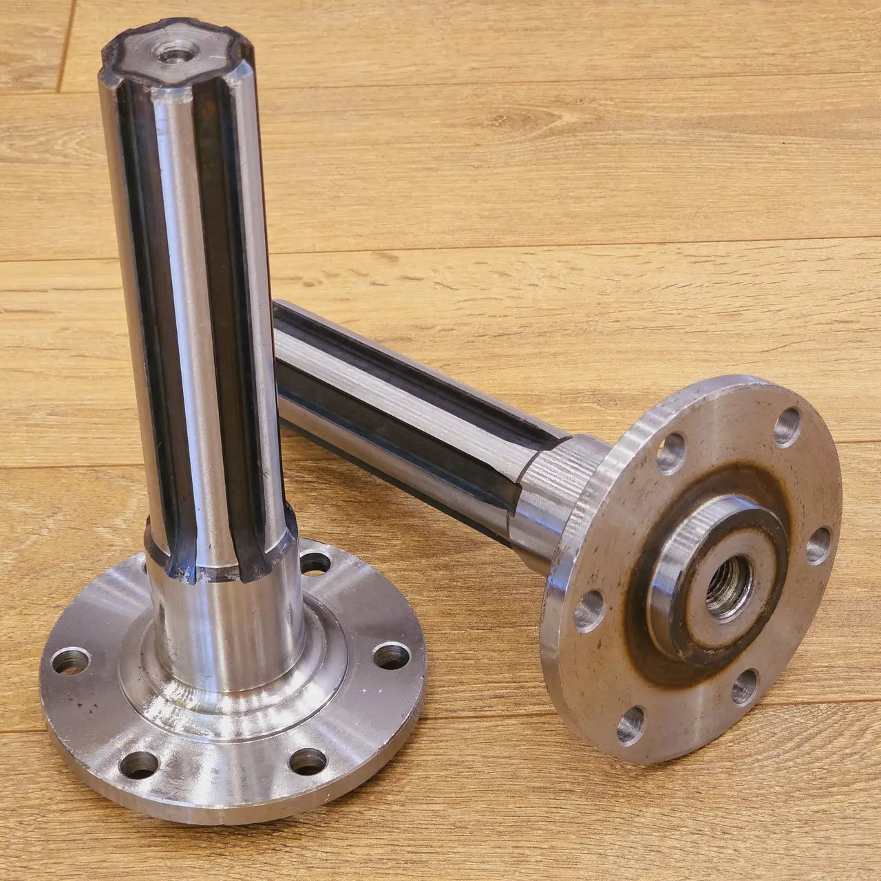 Вал барабана гальмівного (правий) Т25-3502084-В