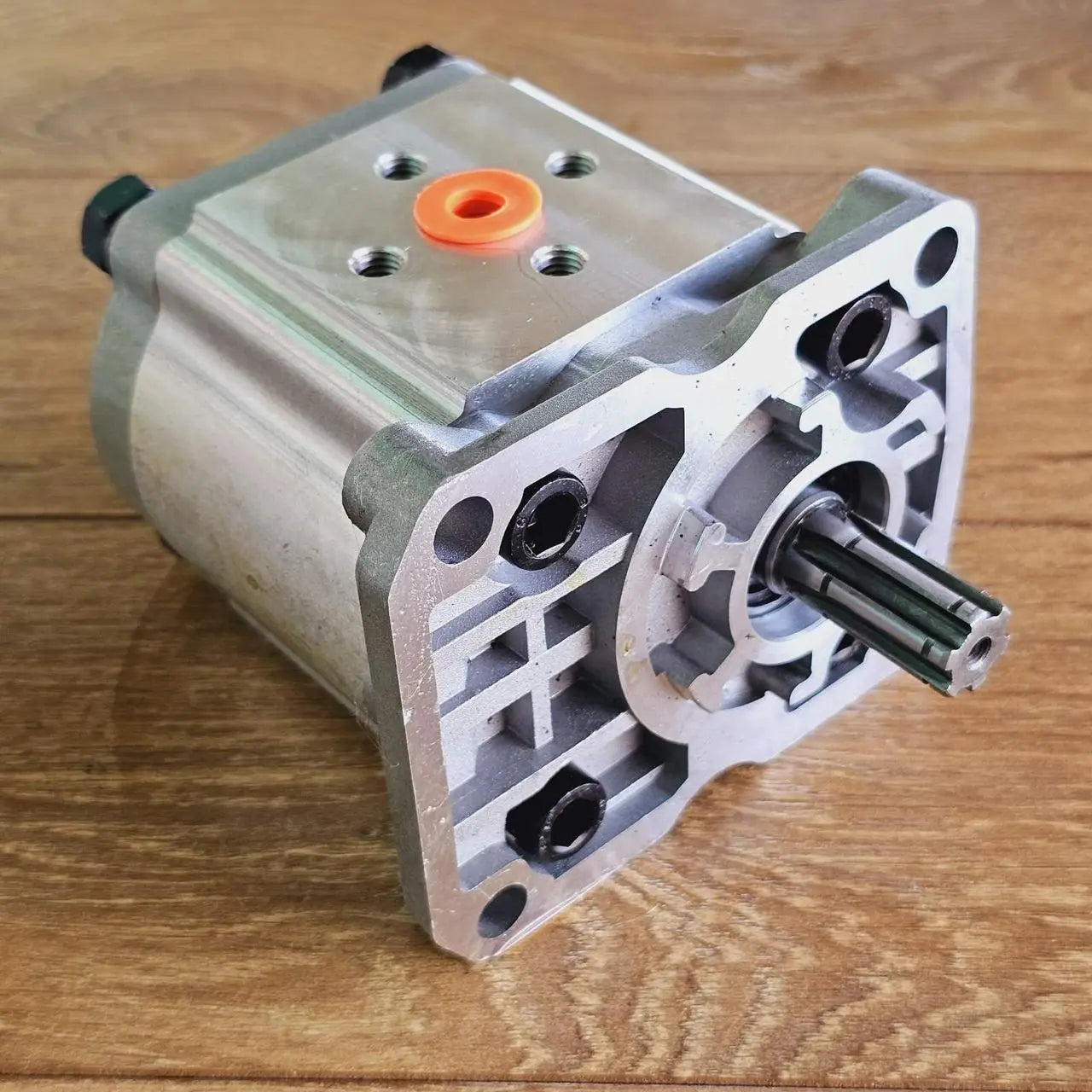 Насос НШ-16 лівий 6 шл (HIDROPULS, Польща)