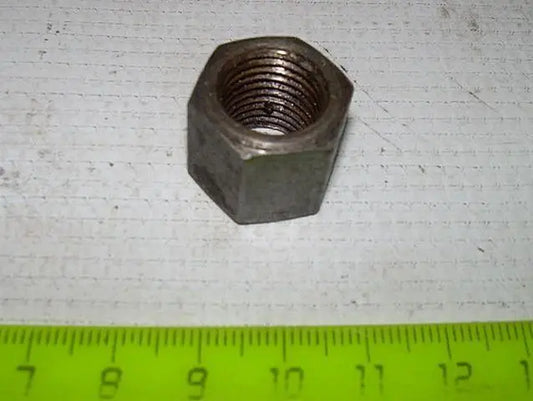 Гайка шпильки головки ЮМЗ Д65-01-037
