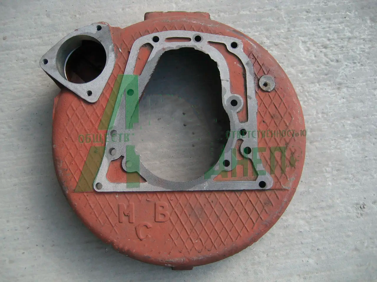 Картер маховика двигуна Д-65 під стартер 36-1002312-Г5 ЮМЗ (Болт на 12)