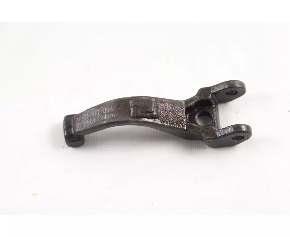 Важіль (лапка) віджимної муфти зчеплення на МТЗ 70-1601094