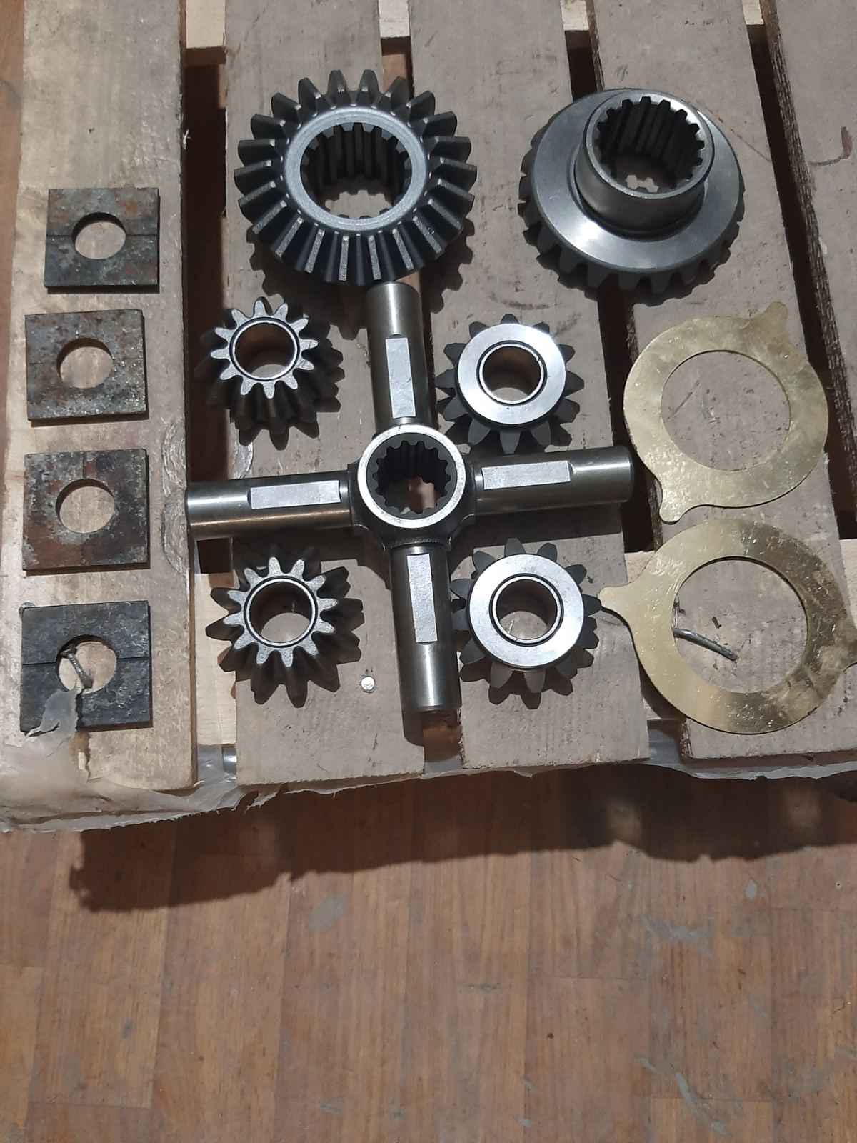 Комплект шестерней і сателітів старого зразку